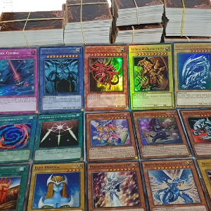 Lote de 30 cards de Yu-gi-oh!
