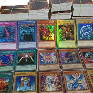 Lote de 50 cards de Yu-gi-oh!